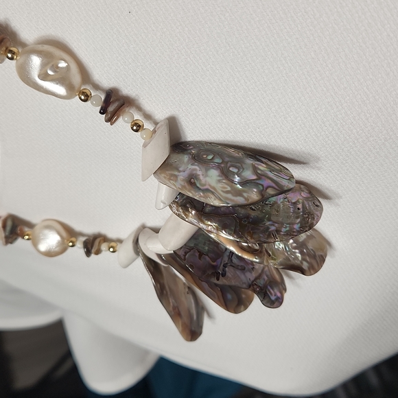 5/$25🌴Mermaid Beach Vibes Shell Necklace - Picture 3 of 6